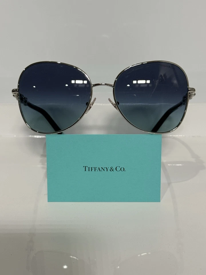 Gafas de sol para mujer Tiffany & Co. TF3086 6001/9S de metal plateado Foto 1 de 4