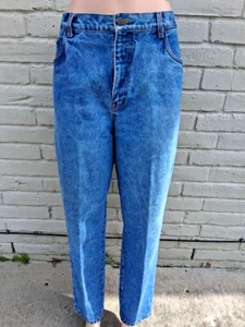 Pantalones de mezclilla para mujer Bill Blass de ajuste fácil talla 16W azul frente plano lavado medio - Imagen 1 de 11