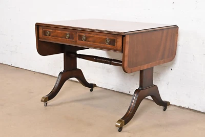 Baker 家具英语摄政带状桃花心木写字台或控制台桌 — 第 1/4 张图片