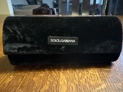Estuche para gafas Dolce & Gabbana terciopelo negro por dentro y por fuera Foto 1 de 3