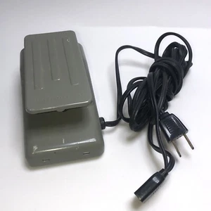 Kenmore Genuine 6812 Vintage Foot Pedal 3-Hole Beige Metal For Sewing Machines B - Picture 1 of 11
