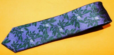 BARNEYS NEW YORK FEITO NA ITÁLIA AZUL/VERDE/BRANCO MOTIVO PÁSSARO GRAVATA FINA - LAÇOS DE PESCOÇO. - Imagem 1 de 3