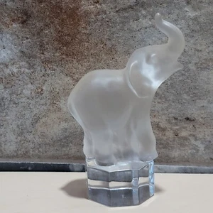Vintage Goebel Frosted Crystal Elephant Paperweight On Pedestal Figurine - Picture 1 of 11