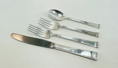 Reed & Barton Clásico Rosa Plata de Ley 4 Piezas Ajuste de Lugar - Sin Monograma Foto 1 de 3