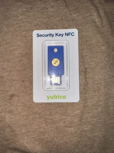 Yubico FIDO Chiave di sicurezza NFC e USB - Autenticazione a due fattori, adatta per USB-A - Foto 1 di 2