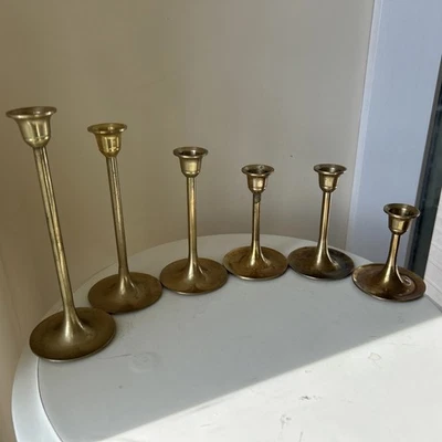 Juego de seis candelabros de latón cónicos interpur vintage hechos en Taiwán Foto 1 de 4