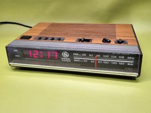 VINTAGE 1970s GE 7-4624B RED LED CLOCK RADIO - WORKS GREAT - GENERAL ELECTRIC - Picture 1 of 8