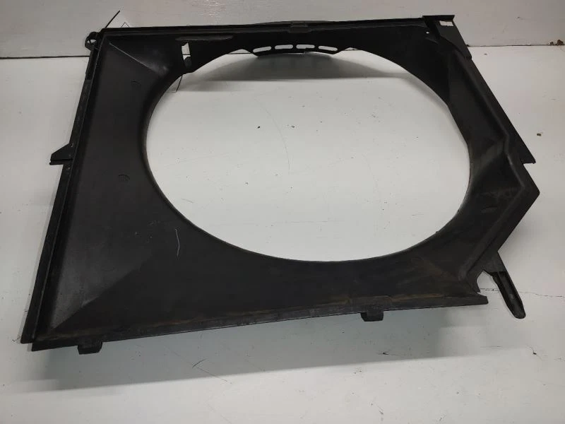 BMW 325CI 2001 1 cubierta del ventilador de refrigeración del radiador Foto 1 de 4