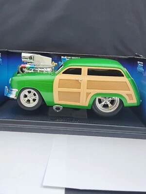 2001 MUSCLE MACHINES California  TOO HOT 1:18 "50 Green Woody"  - Image 1 of 4