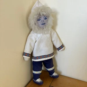 Inuit Hand Crafted Cloth Doll with Traditional Canvas Outfit & Mukluks Vtg 13.5" - Bild 1 von 7