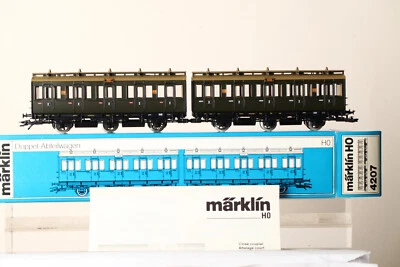 Märklin H0 4207 Doppelabteilwagen 1557 + 1558 2.Kl. oliv  in OVP (303786) #5901# - Bild 1 von 4