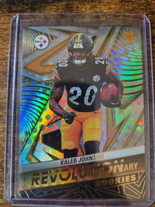 2025 Panini Revolution Kaleb Johnson Revolutionary Rookies RC #9 Steelers - Foto 1 di 2