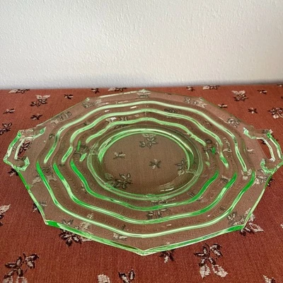 Vaselina Uranio Vidrio Olas del Océano Placa de D.C. Jenkin's Glass Verde Brillo De Colección Foto 1 de 4