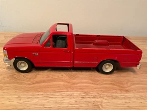 ERTL Ford F 150  1/16  Pickup Truck Red, Sunroof, tailgate, hitch Good Condition - Picture 1 of 12