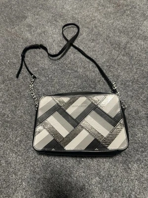 Bandolera Michael Kors Marquetry Patchwork Negra EW Foto 1 de 4