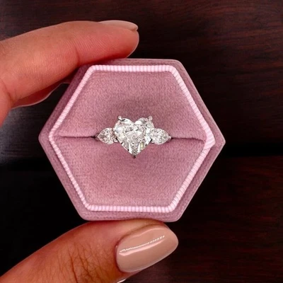 2.50 Ct IGI Cert Heart Cut E VVS2 Lab Grown Diamond Engagement Ring 14K Gold - Image 1 of 4