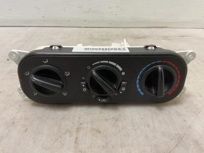 Jeep JK Wrangler OEM Temperature Control w Hardtop w AC P55111840AC 07-10 068973 - Image 1 of 4