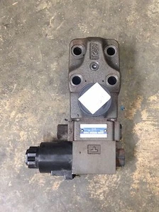 Válvula de defensa contra choques Yuken ST797-40 #6570 - Imagen 1 de 5