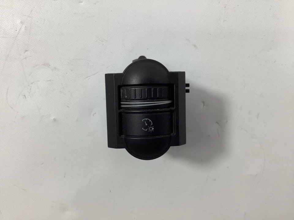 Interruptor atenuador de tablero Volkswagen GTI Jetta Wagon 2011-2018 1K0941334B OEM. Foto 1 de 4