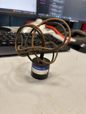 Vickers 282472 Solenoid Coil 115VAC 60Hz. USED - Image 1 of 2