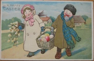 Postkarte Ostern 1910: Zwei Kinder mit Korb mit farbigen Eiern - geprägte Farblitho - Bild 1 von 1