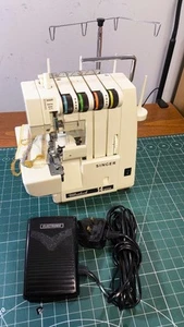 SINGER 14U234 Ultralock MCPK Made In Japan Just Serviced - Picture 1 of 9