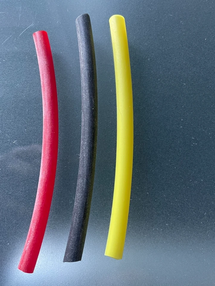 Flying C vorgeschnittene Schwänze, 5 mm Durchmesser 9,5 cm Lt, Spinner & Köder 3 Farben - Bild 1 von 1