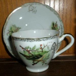 Beautiful Vintage Green Warbler Bird Cup & Saucer NICE Unmarked - Picture 1 of 7