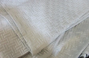Hudson Park Collection King Sage Green Bamboo Quilt Coverlet & 1 Pillow Sham EUC - Picture 1 of 3