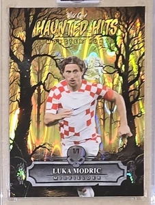 LUKA MODRIC YELLOW WAVE REFRACTOR SSP #1/1 - 2025 WILD CARD HAUNTED HITS - Picture 1 of 2
