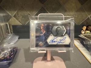 2008-09 UD SP Rookie Threads #98 Kevin Love	Material Autographed SGC 7 RC /399 - Picture 1 of 2