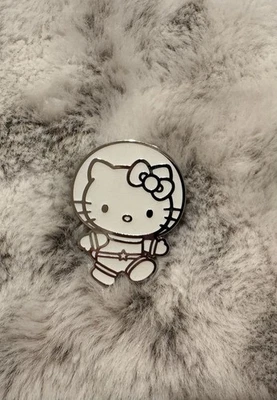 Hello Kitty and Friends Figpin Target Exclusive Series 12 HelloKitty - Bild 1 von 3