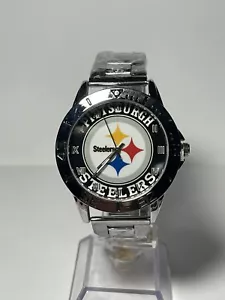Reloj plateado de acero inoxidable con logotipo del equipo de la NFL Pittsburgh Steelers para hombre NUEVO - Imagen 1 de 10