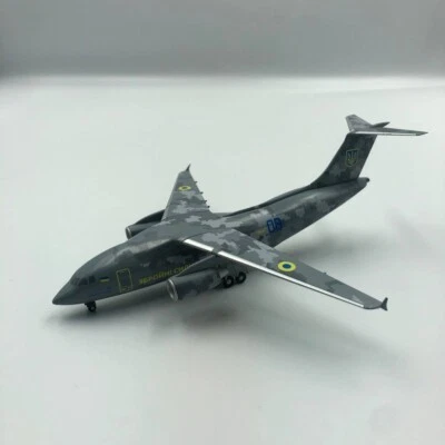 Modelo de avión An-178 Antonov 178-100P Fuerzas Armadas de Ucrania escala “08” 1/200 Foto 1 de 4