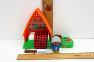 Fisher-Price Little People A-Frame Cabin with Figure - Picture 1 of 5