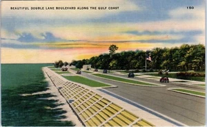 Beautiful Double Lane Boulevard Along the Gulf Coast Linen Postcard Unposted - Picture 1 of 2