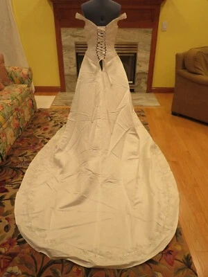 NEW Moonlight Corset Vintage Wedding Dress FLOWERS Gown Train FREE SHIPPING WOW - Image 1 of 4