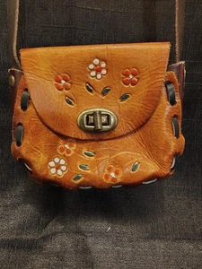 VINTAGE 1970’s SMALL MEXICO HAND TOOLED FLORAL LEATHER SHOULDER BAG (9) - Bild 1 von 13