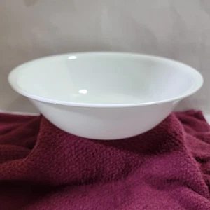 Corelle Large 10 1/4" WINTER FROST WHITE Serving Bowl Large 2 QT - Picture 1 of 4