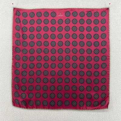 Medalhão FERRELL REED bolso quadrado seda laminado à mão marrom Itália 17x17 - Imagem 1 de 4