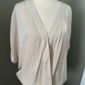 Blusa Naked Zebra Beige Tostado Verano Cuello en V Pequeña - Imagen 1 de 6