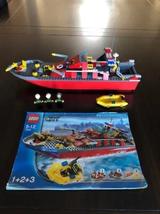 Lego 7906 City Fireboat - No motor, complete otherwise w/manual & minifigs - Picture 1 of 8