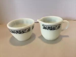 Zucchero e cremoso Pyrex vintage città vecchia cipolla blu. Senza coperchi - Foto 1 di 9