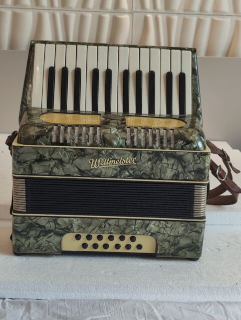 Vintage German DDR Children Accordion Weltmeister 12 Bass NOT Working TO  RESTORE