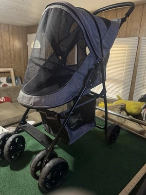 Cochecito para mascotas Pet Gear - Transportador de viaje portátil para perros y gatos usado en excelente estado Foto 1 de 4