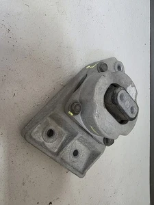 Dodge Magnum 2008 2,7 L V6 soporte de montaje de transmisión - Imagen 1 de 4