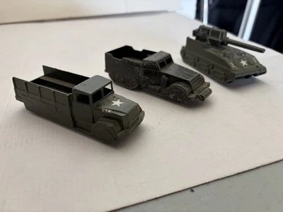1950's - lot of 3 green Midge toys metal Army tanks ( 4") - Image 1 of 4