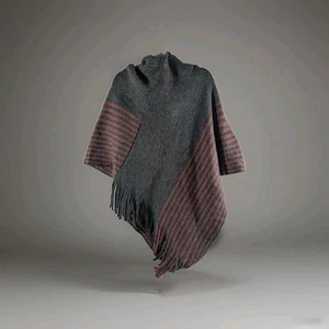 Poncho donna moda classica grigio/marrone a righe con frange e cappuccio OSFA  - Foto 1 di 6