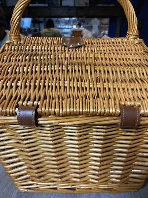 Picnic Basket with the works - Image 1 of 4