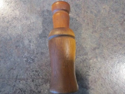 Vintage wooden 4 7/16" PREDATOR CALL appears unused - Image 1 of 4
